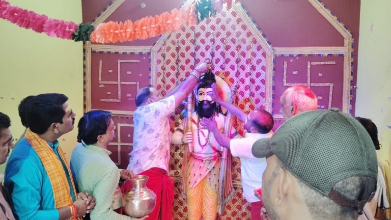 ब्राह्मण समाज ने धूम धाम से मनाया सप्तचिरंजीवी भगवान परशुराम का जन्मदिवस