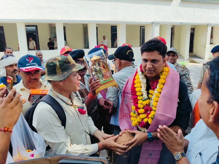 पूर्व सैनिक संघ ने किया भिंड एस पी असित यादव का सम्मान