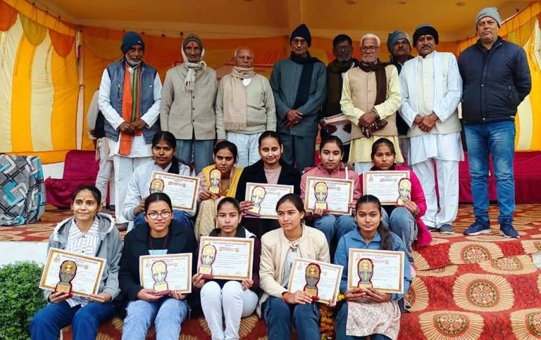 अभा कौरव संरक्षक समिति द्वारा नववर्ष मिलन एवं प्रतिभा सम्मान समारोह आयोजित