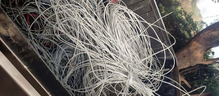 विद्युत विभाग ने अवैध रूप से चल रही नौ मोटर जब्त की