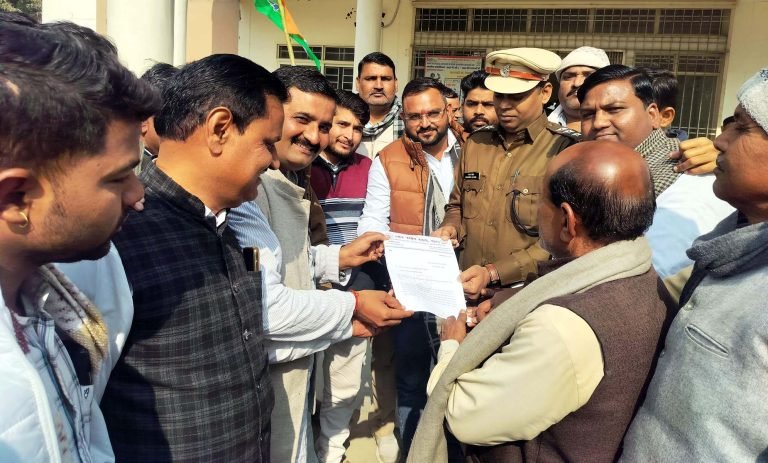 ओवरलोडिंग एवं नो एंट्री जोन लागू करने की मांग