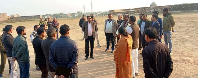 हिन्दू सम्मेलन की तैयारियों का पूर्व मंत्री एवं कलेक्टर ने लिया जायजा