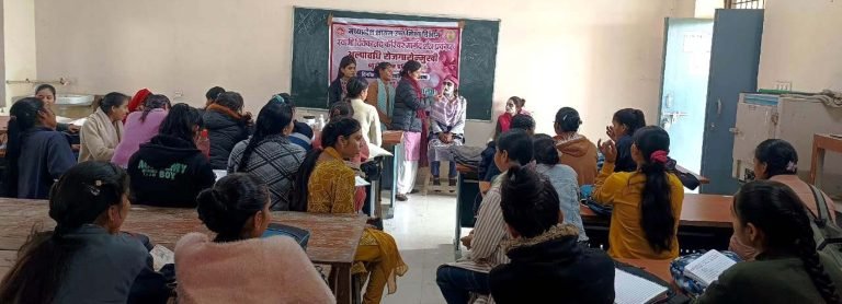 एमजेएस कॉलेज में चल रहा ब्यूटीशियन प्रशिक्षण स्वरोजगार का विकल्प