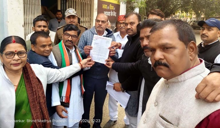 एसआईआर में हो रही धांधली को रोकने जिला कांग्रेस शहर ने दिया ज्ञापन
