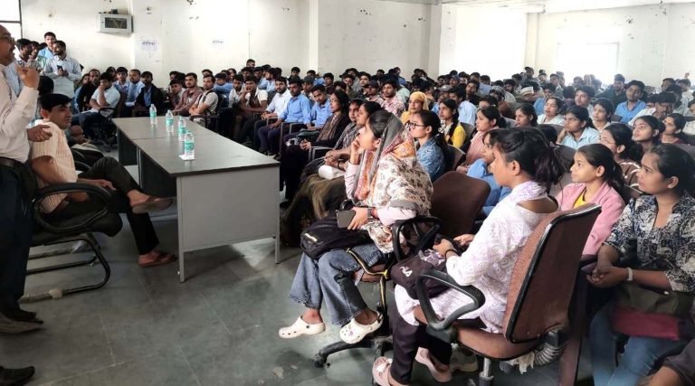 आईटीआई में हुआ प्रेरणादायक मोटिवेशनल क्लास का आयोजन