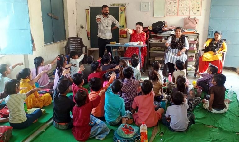 छात्रों और महिलाओं को समझाई स्वच्छ जल की महत्ता