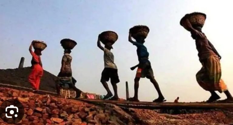 सेवा शर्तों या श्रम संबंधी समस्या से परेशान श्रमिक राज्य स्तरीय श्रम कंट्रोल रूम पर करें फोन