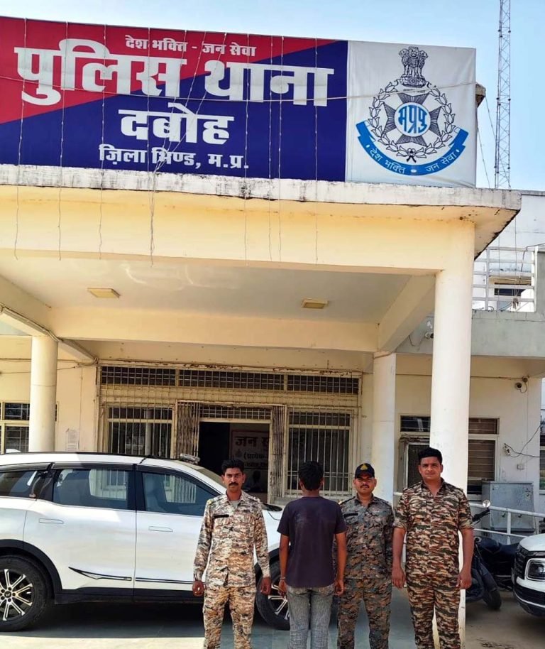 दबोह पुलिस ने हत्या के मामले में फरार दो आरोपियों को किया गिरफ्तार