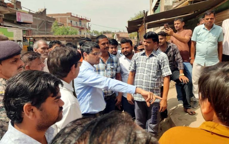 कलेक्टर ने रौन नगर परिषद का किया औचक निरीक्षण, सफाई और जल निकासी व्यवस्था पर जताई नाराजगी