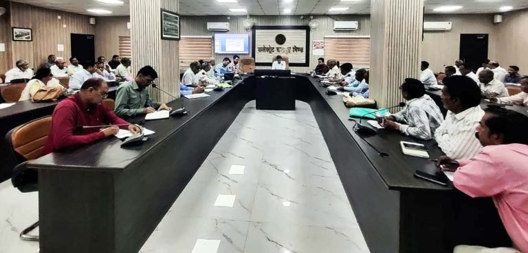 विद्यालयों की होगी मासिक रैंकिंग, श्रेष्ठ विद्यालय होंगे पुरस्कृत : कलेक्टर