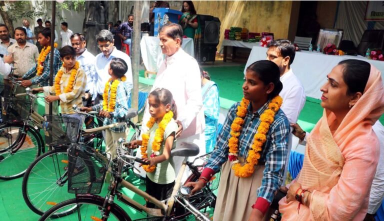 शिक्षा ही युवाओं का सबसे बड़ा हथियार है : विधायक नरेन्द्र सिंह