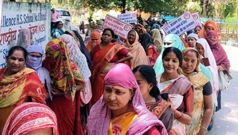 महिला सशक्तिकरण के लिए पदयात्रा, भाजपा जिलाध्यक्ष ने दिखाई हरी झण्डी