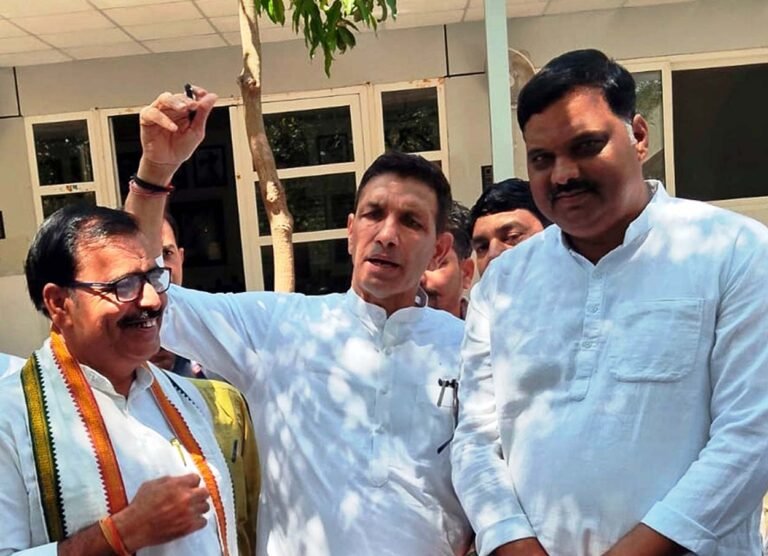 पूर्व सरपंच ने कांग्रेस प्रदेश अध्यक्ष से की मुलाकात