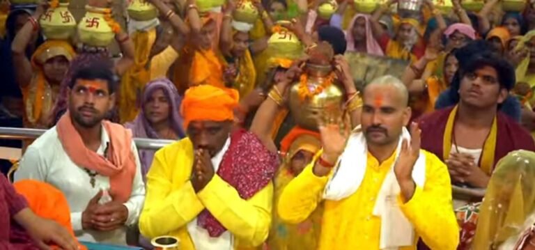 महायज्ञ व रामलीला के लिए कलश यात्रा निकाली