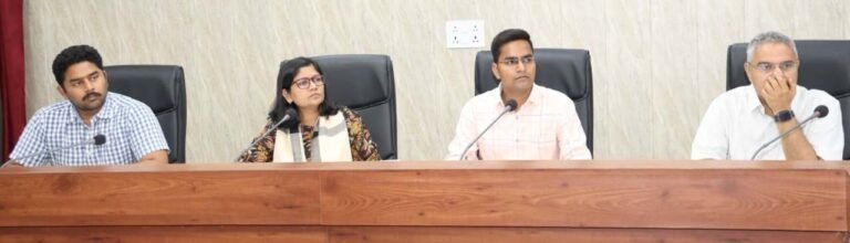 गर्मी के मौसम में किसी भी क्षेत्र में पेयजल की समस्या नहीं आना चाहिए : कलेक्टर