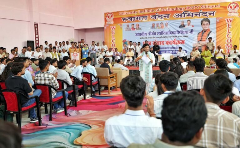 केन्द्रीय मंत्री सिंधिया का शिवपुरी प्रवास के आख़िरी दिन जनसंवाद से युवाओं तक सशक्त जुड़ाव