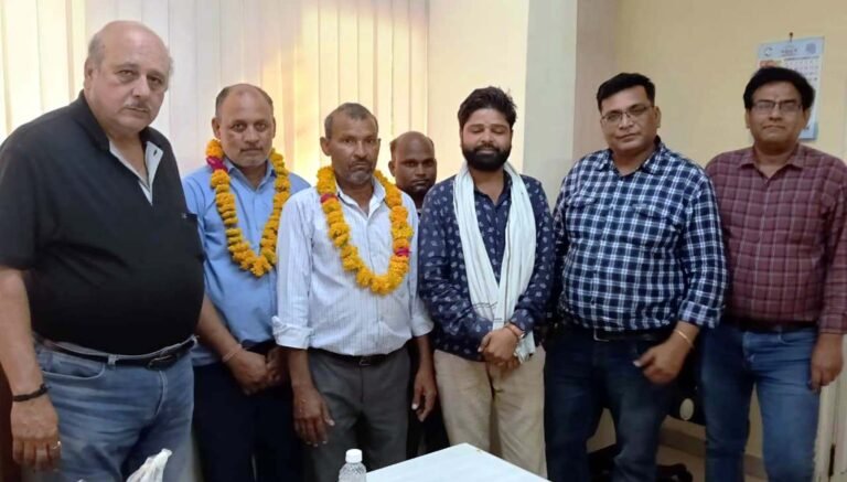 श्रमिक दिवस पर नोवा कंपनी में श्रमिकों का सम्मान