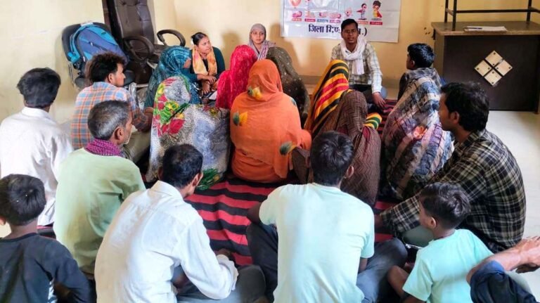 खेरिया थापक में टीकाकरण जागरूकता बैठक आयोजित