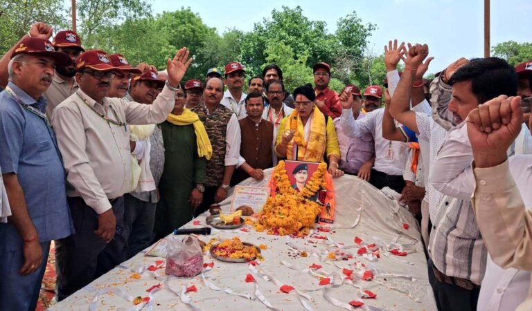 शहीदों को राष्ट्र देवता के रूप में पूजा जाना चाहिए : किरन दद्दा