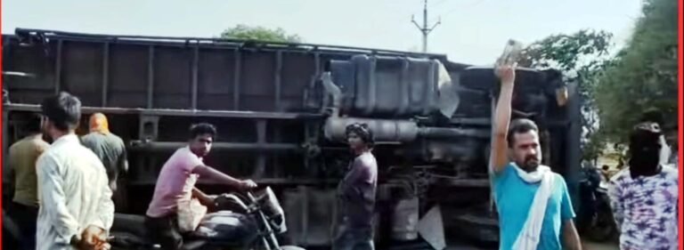 भिण्ड-ग्वालियर हाईवे पर पलटा तेज रफ्तार कंटेनर, चालक घायल