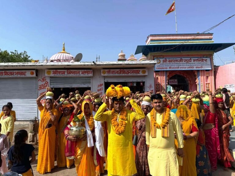 श्रीमद् भागवत कथा की कलश यात्रा में उमड़ा भक्तों का सैलाव