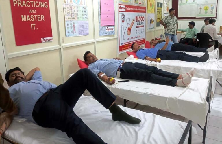 सुप्रीम कंपनी में हुआ रक्तदान महादान, 200 यूनिट का आंकड़ा पार
