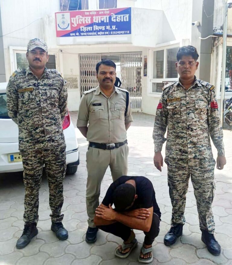 देहात पुलिस ने स्थाई वारंटी बस चालक को किया गिरफ्तार