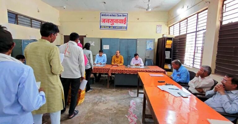 जनसुनवाई में गंगाचरण और जयकरण को मिली ट्राइसाइकिल