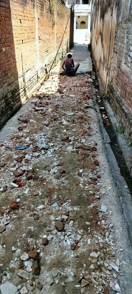 लोकायुक्त में दर्ज हुई वार्ड 15 में हुए घटिया सड़क निर्माण की शिकायत
