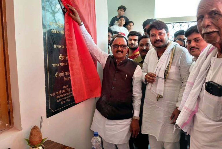 आने वाली पीढ़ी के बेहतर भविष्य के लिए हम सबको निभाने होंगे दायित्व : मंत्री शुक्ला
