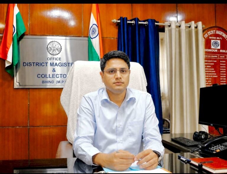 पद से नहीं, सहज व्यवहार और संवेदनशीलता से जीत रहे लोगों का दिल : कलेक्टर मीणा