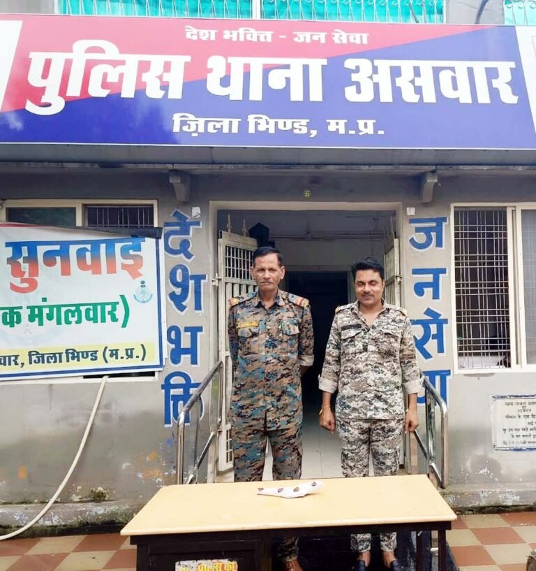 असवार पुलिस ने कट्टा लेकर घूम रहे व्यक्ति को किया गिरफ्तार