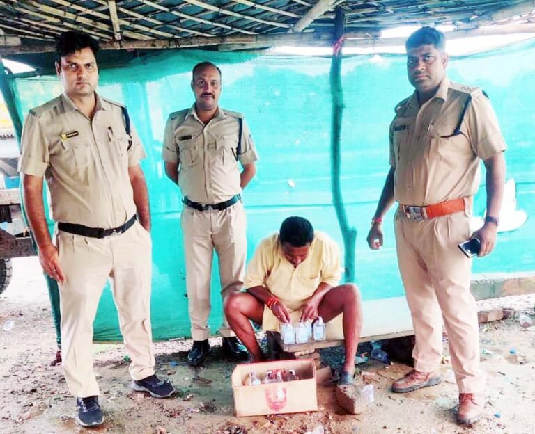 11 बल्क लीटर शराब और 45 लीटर गुड़ लाहन जब्त, दो आरोपी गिरफ्तार