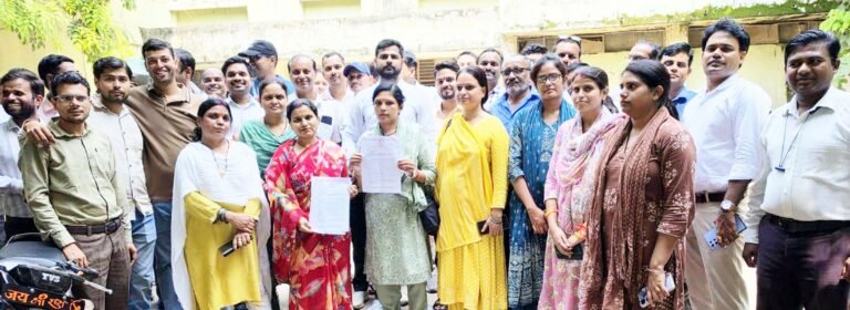 एसडीएम लहार पर पटवारियों से अभद्रता का आरोप