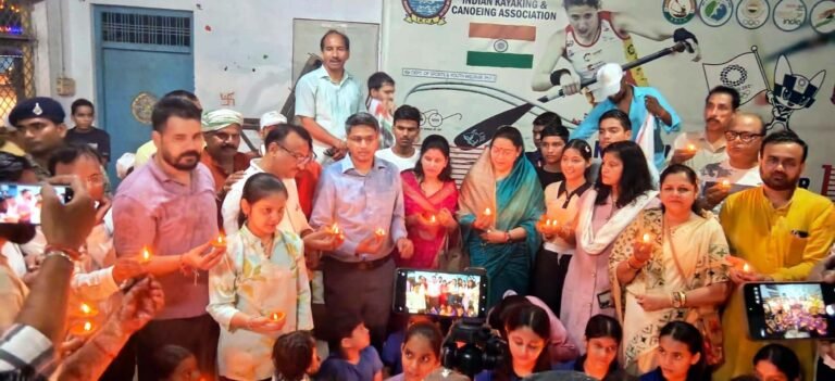 गौरी सरोवर के किनारे आशीर्वाद का दीया कार्यक्रम संपन्न