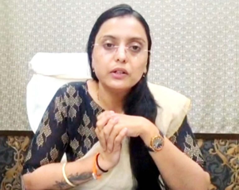 लहार नपा की नवागत सीएमओ सुनहरे ने किया पदभार ग्रहण